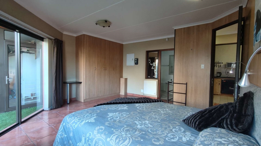 7 Bedroom Property for Sale in Bayview Western Cape